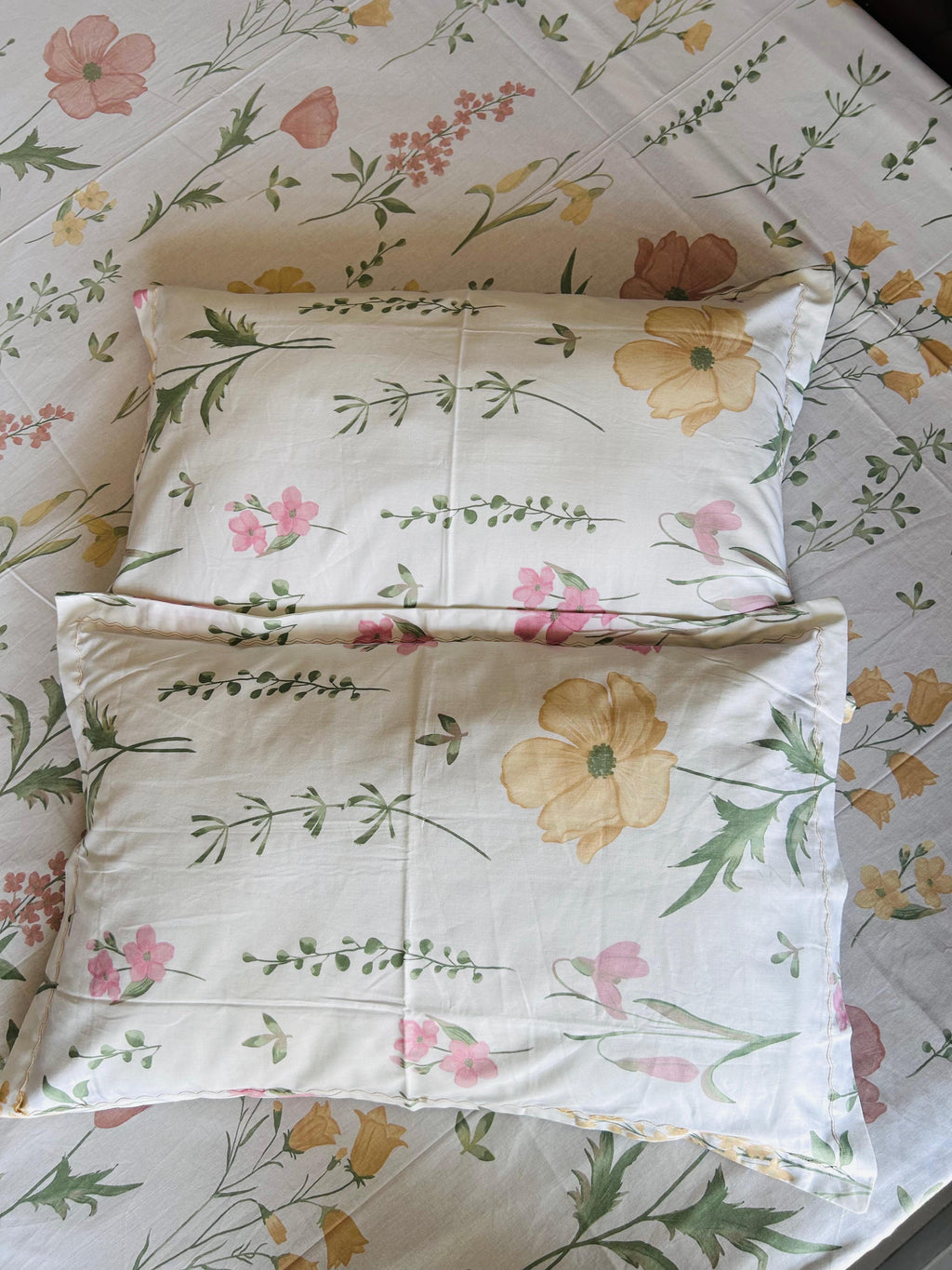 Blush Meadow Floral Pure Cotton Bedsheet Set - Avyana Bedding Collection
