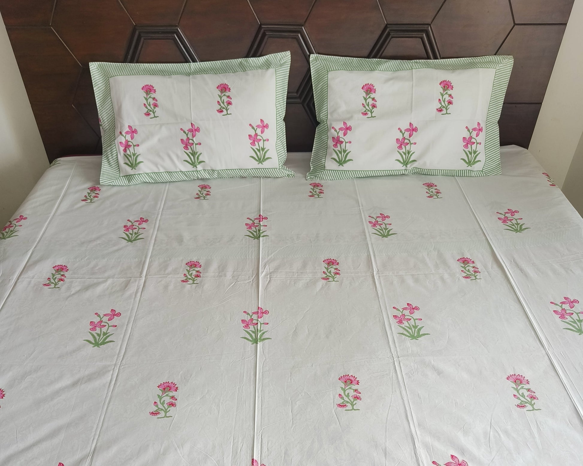 Exquisite Pink Floral Block Print Cotton Bedsheet Set - Avyana Bedding Collection