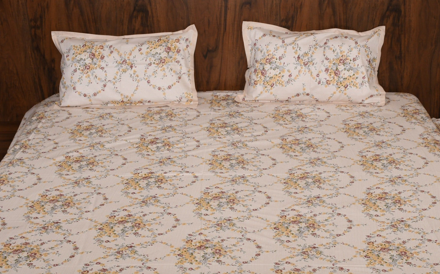 Golden Bloom Classic Bedsheet – Sunlit Garden Delight - Avyana Bedding Collection
