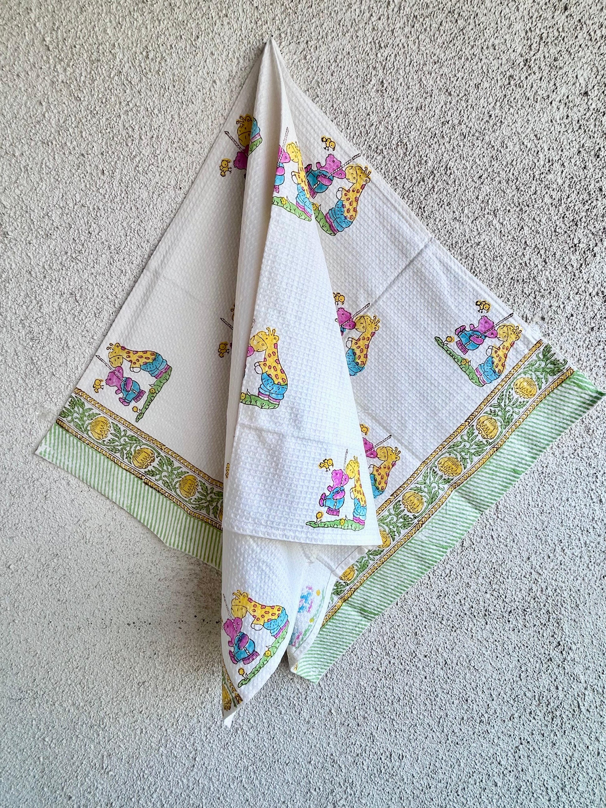 Kids Giraffe Print Towel - White and Yellow - Avyana Bedding Collection