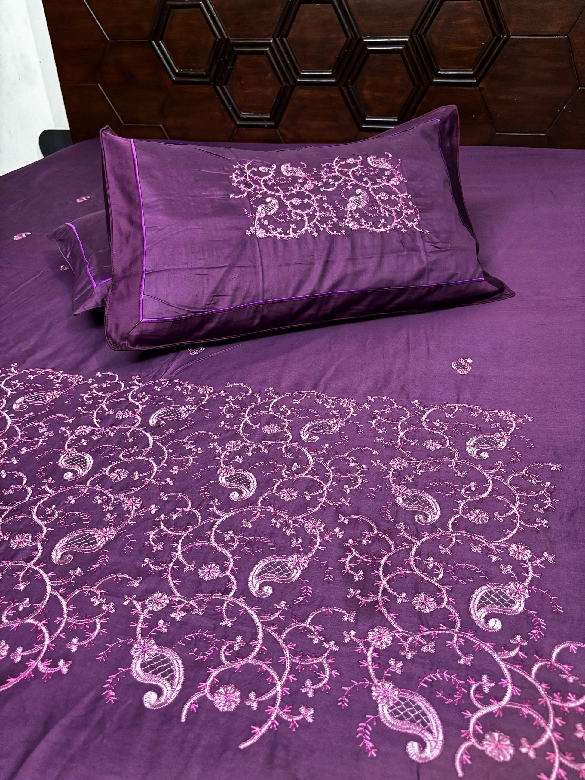 Mauve Embroidery Pure Cotton Premium King Bed Sheet - Avyana Bedding Collection