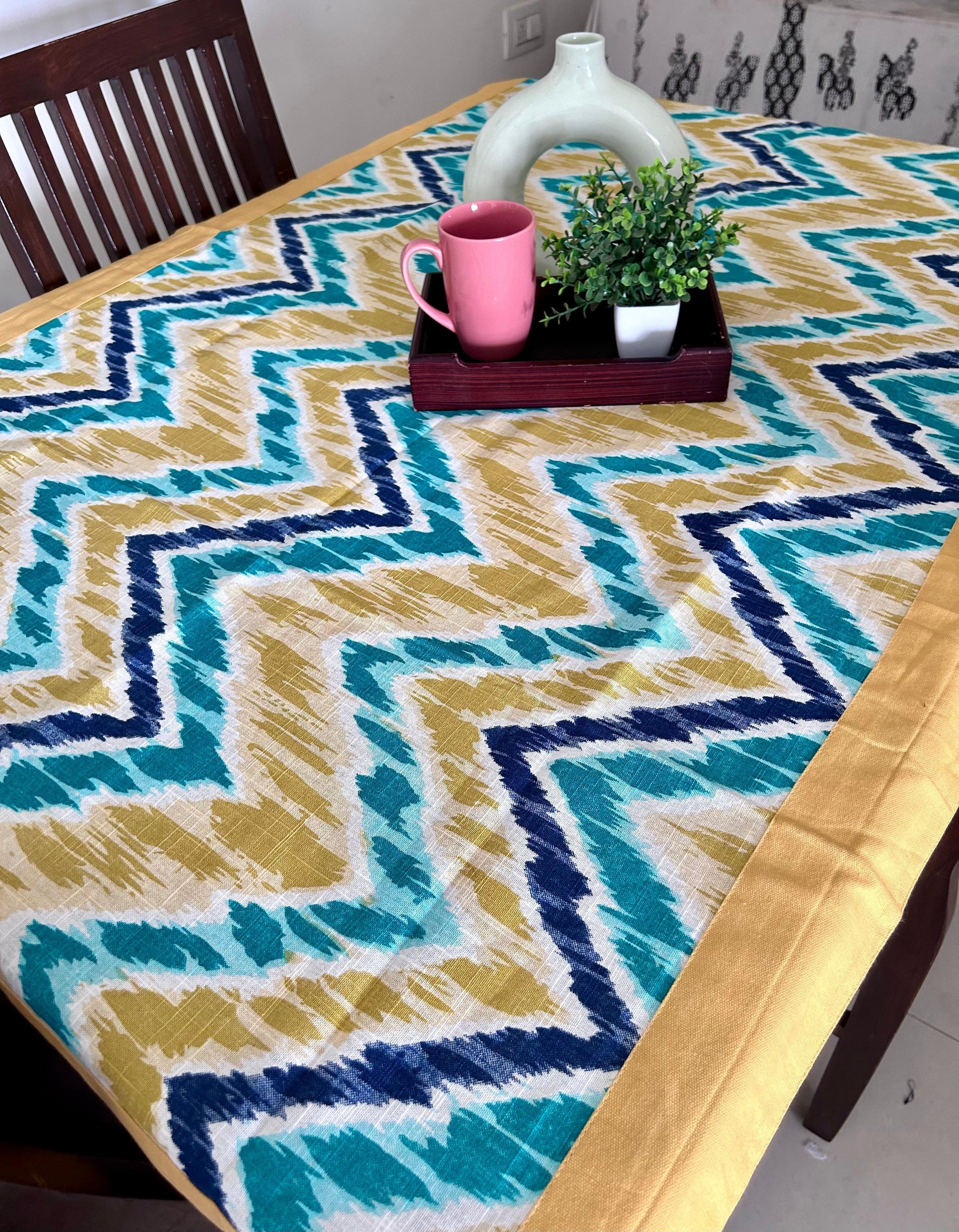 Multicolor Cotton Geometric 4 Seater Dining Cover - Avyana Bedding Collection