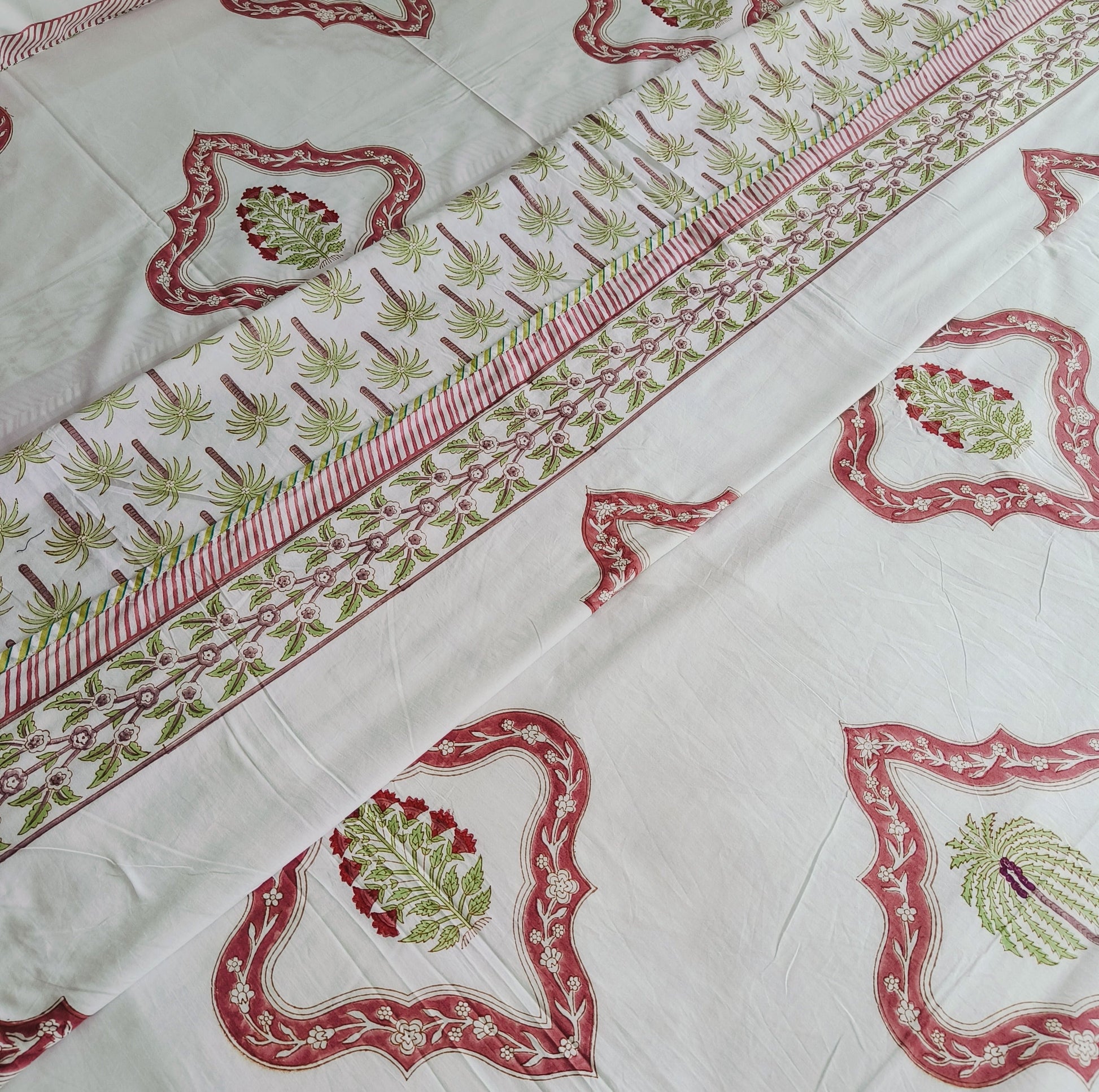 Royal Bloom Handblock Dohar – Red & Green Floral Delight - Avyana Bedding Collection