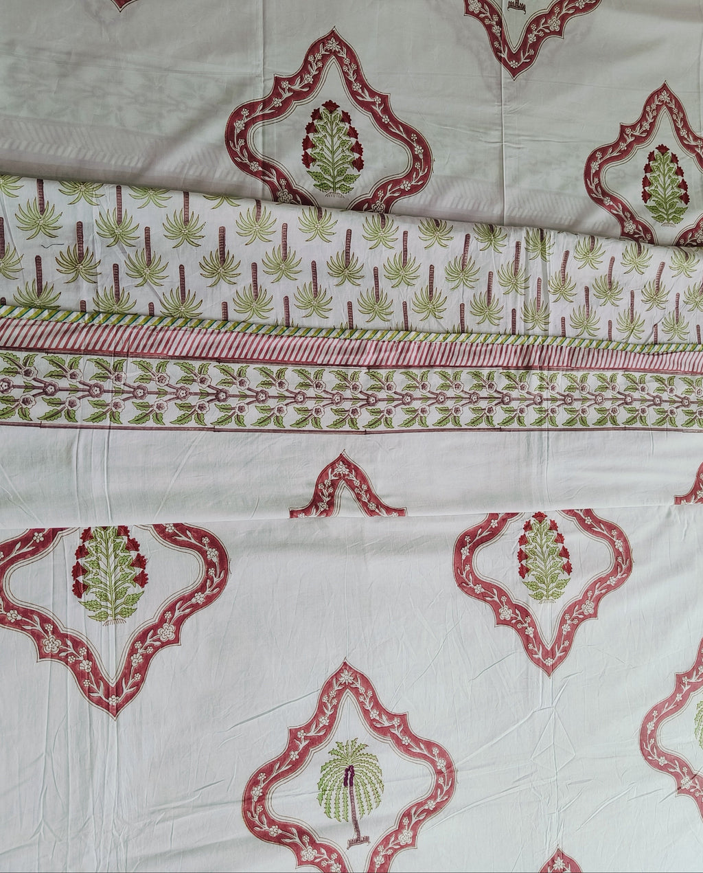 Royal Bloom Handblock Dohar – Red & Green Floral Delight - Avyana Bedding Collection