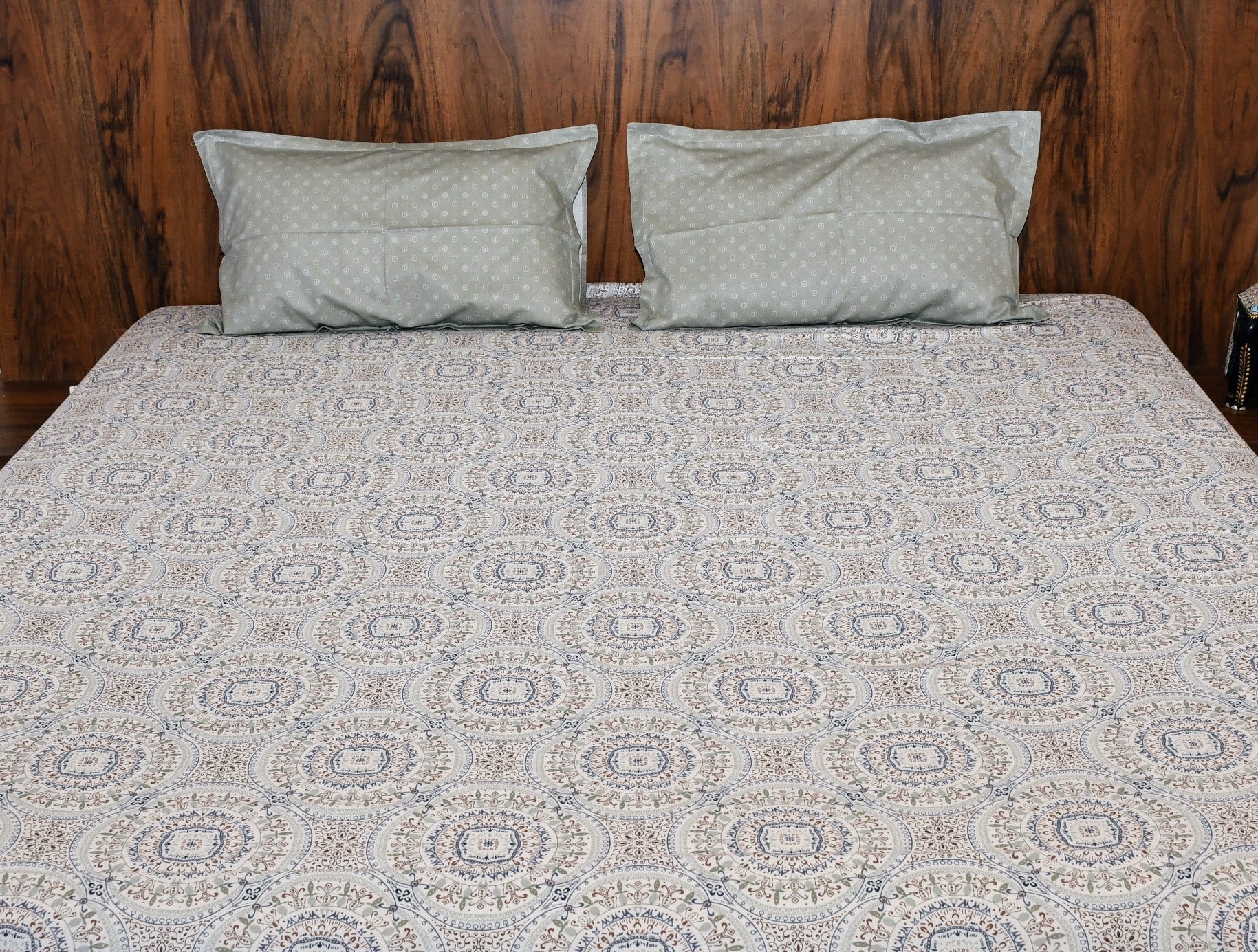 Royale Mandala Bedsheet – Pure Cotton - Avyana Bedding Collection