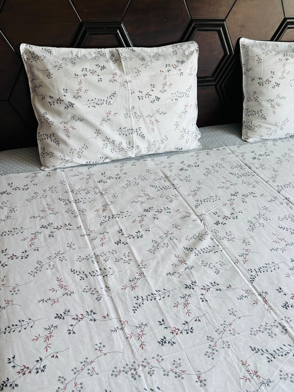 White Botanical Bliss Cotton Bedsheet Set - Avyana Bedding Collection
